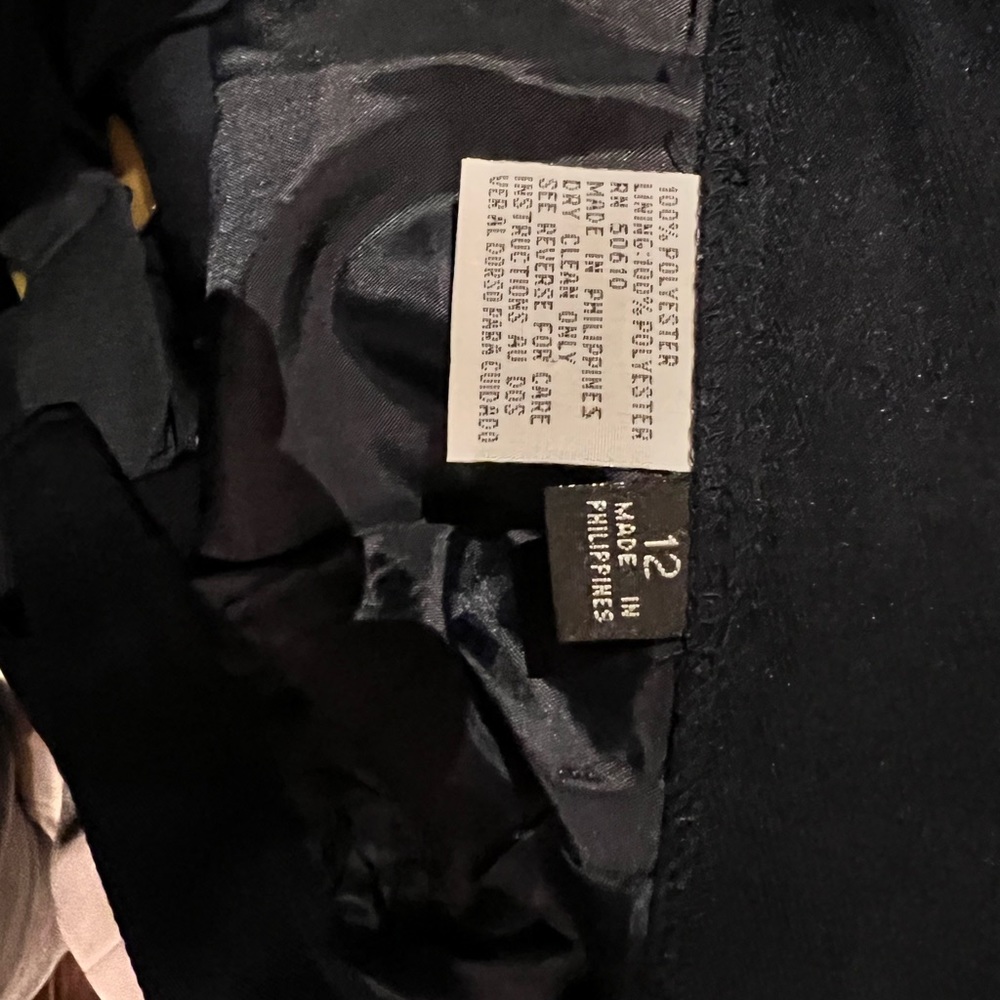 Le Suit. Ladies Dark-blue 2-piece pant suit. Size 12. - Picture 10 of 10